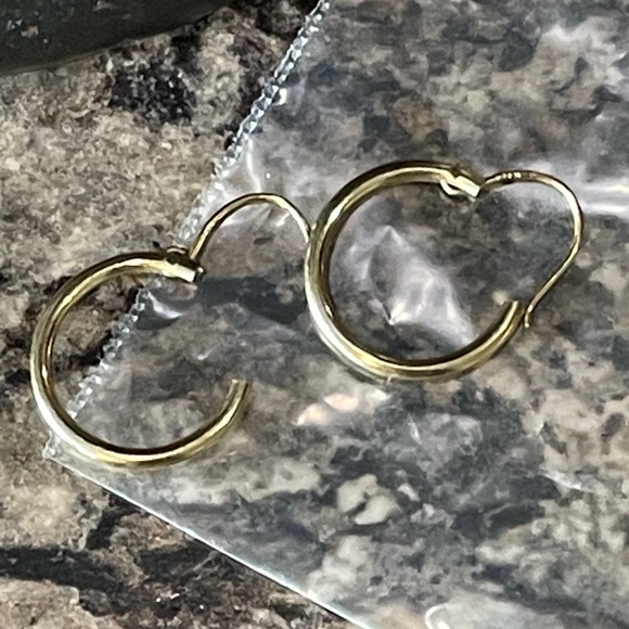 🔥2 Pair Of Vintage 14K earrings - Picture 5 of 9